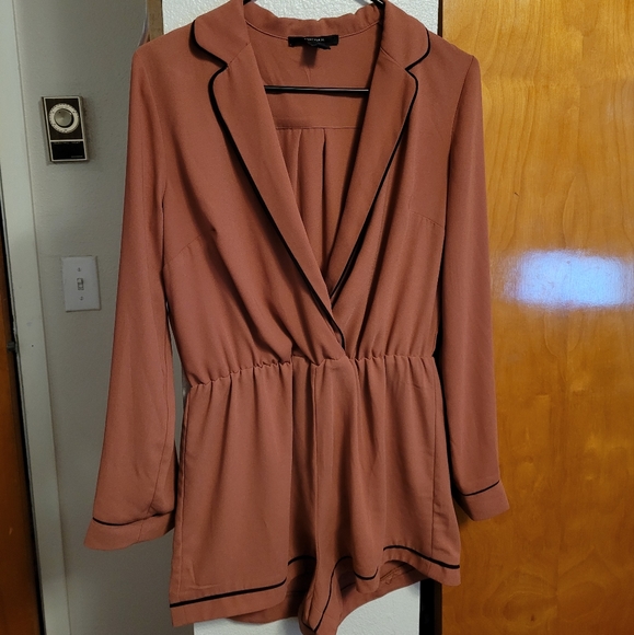 ROMPER - Picture 2 of 3